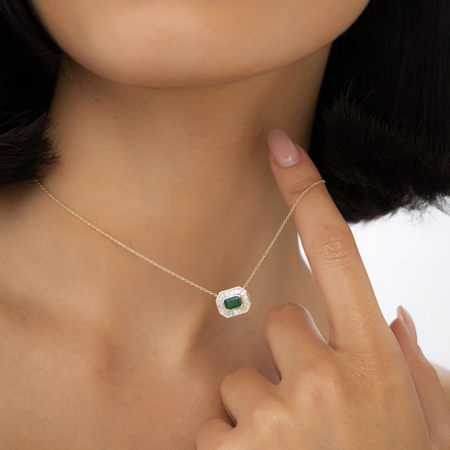 14k Baguette Halo Emerald Necklace