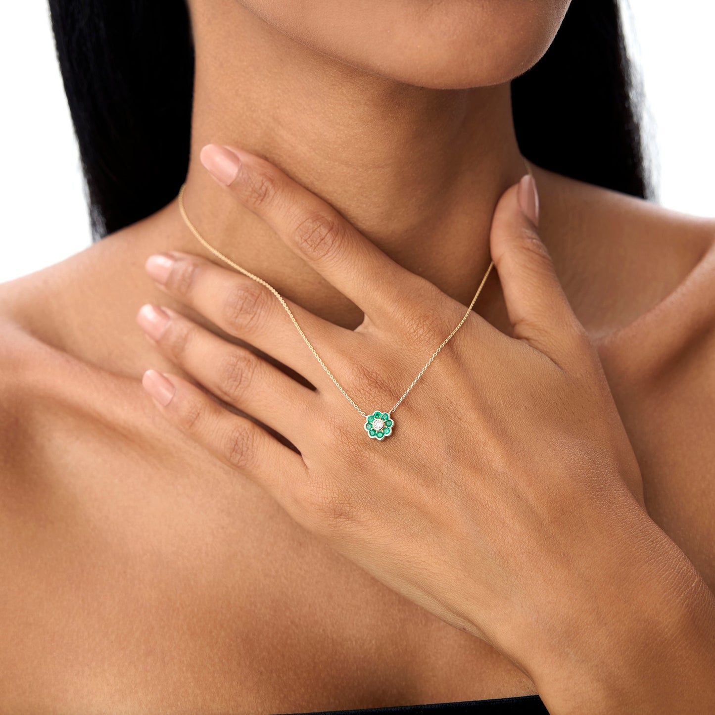 14K Bezel Setting Emerald Flower Diamond Necklace