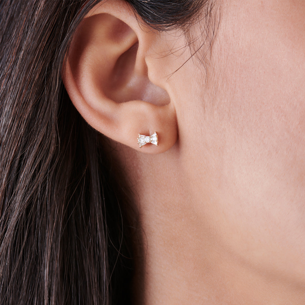 14k Baguette and Round Diamond Bow Stud Earrings - Geum Jewels