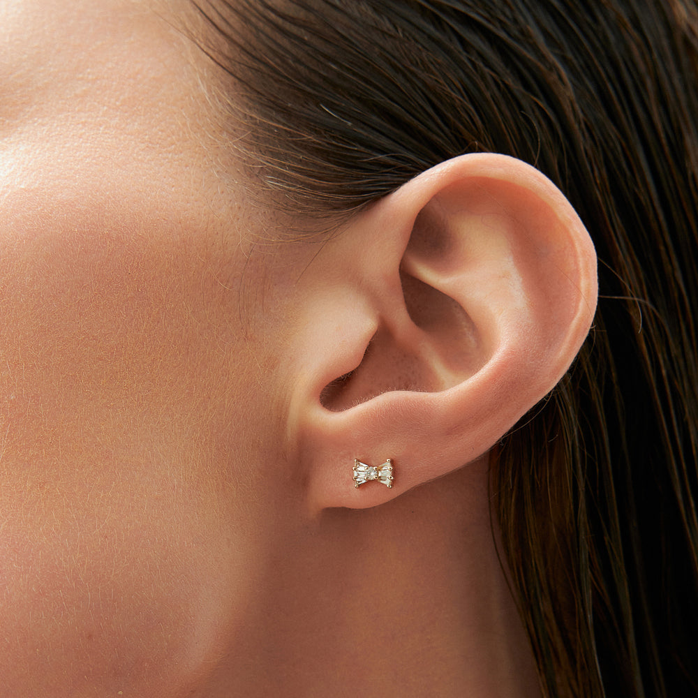 14k Baguette and Round Diamond Bow Stud Earrings - Geum Jewels