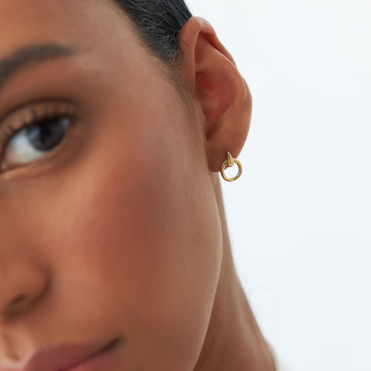 14k Dainty Circle Drop Earrings - Geum Jewels