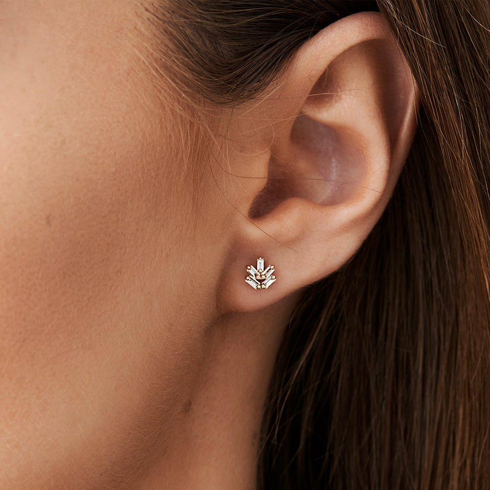 14k Dainty Minimal Baguette Diamond Studs