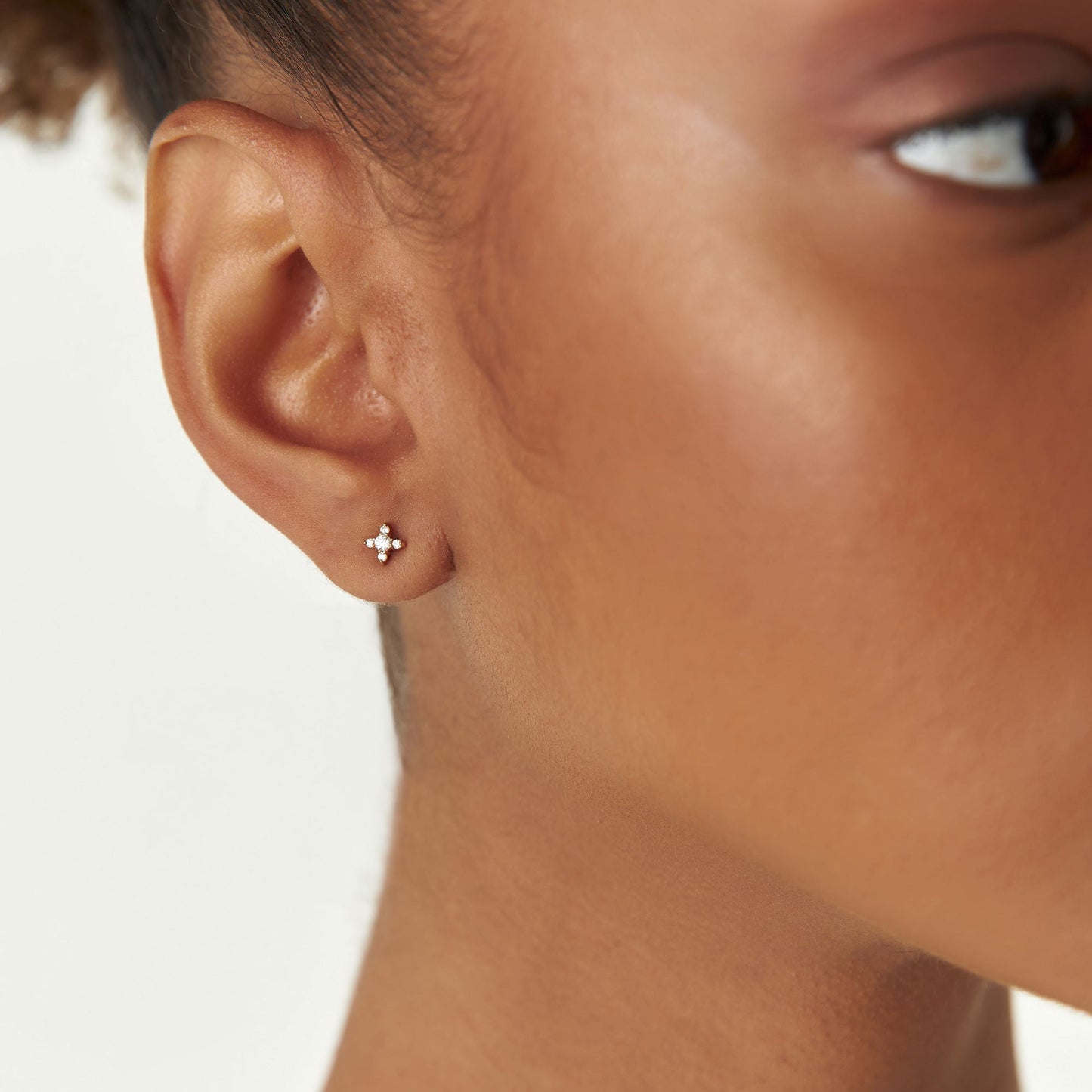 14K Gold Criss Cross X Diamond Earring Studs - Geum Jewels