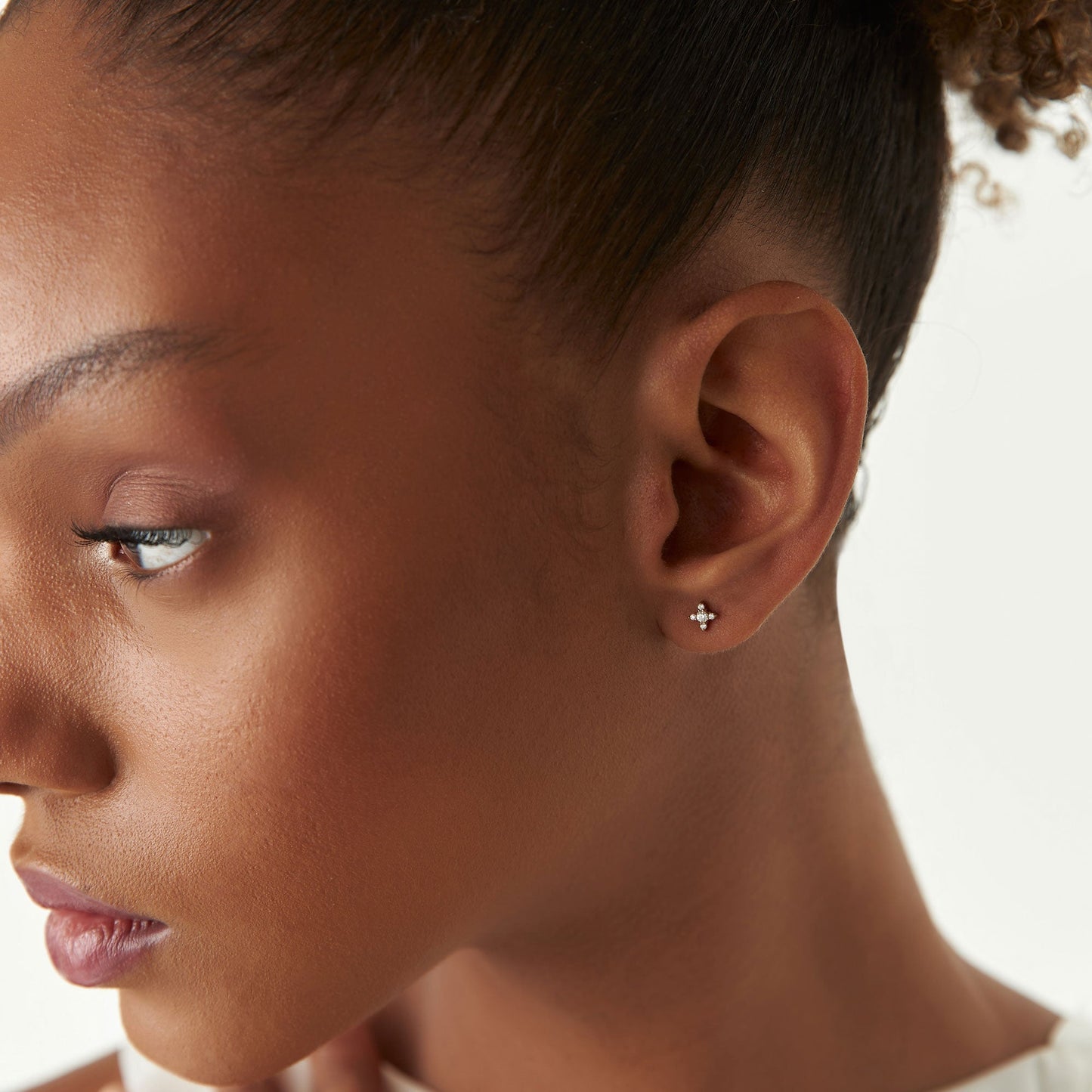 14K Gold Criss Cross X Diamond Earring Studs - Geum Jewels