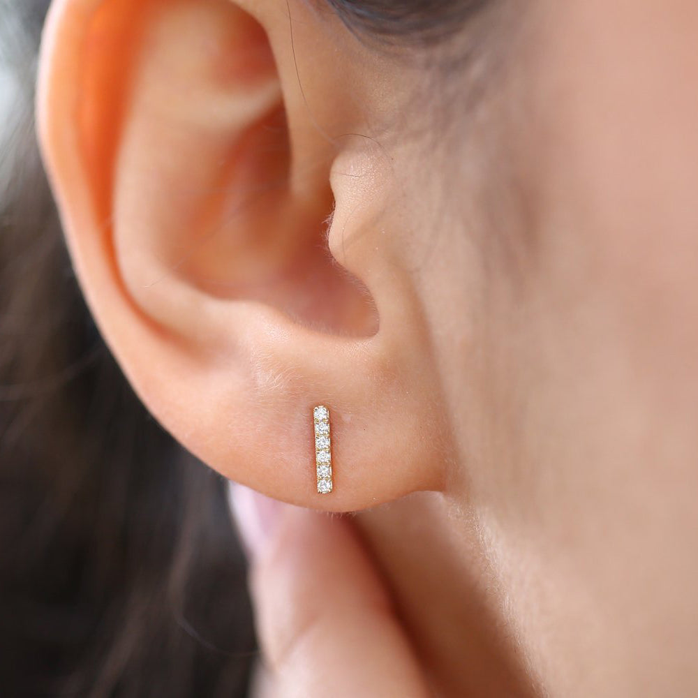 14K Gold Diamond Bar Stud Earrings - Geum Jewels