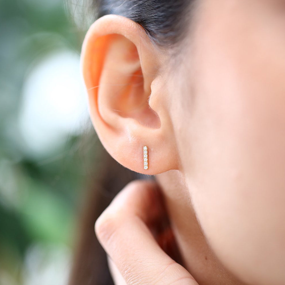 14K Gold Diamond Bar Stud Earrings - Geum Jewels