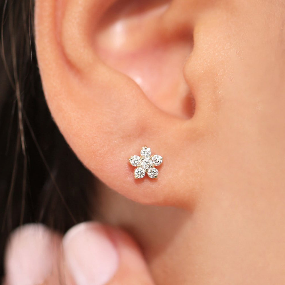14K Gold Diamond Flower Earrings - Geum Jewels