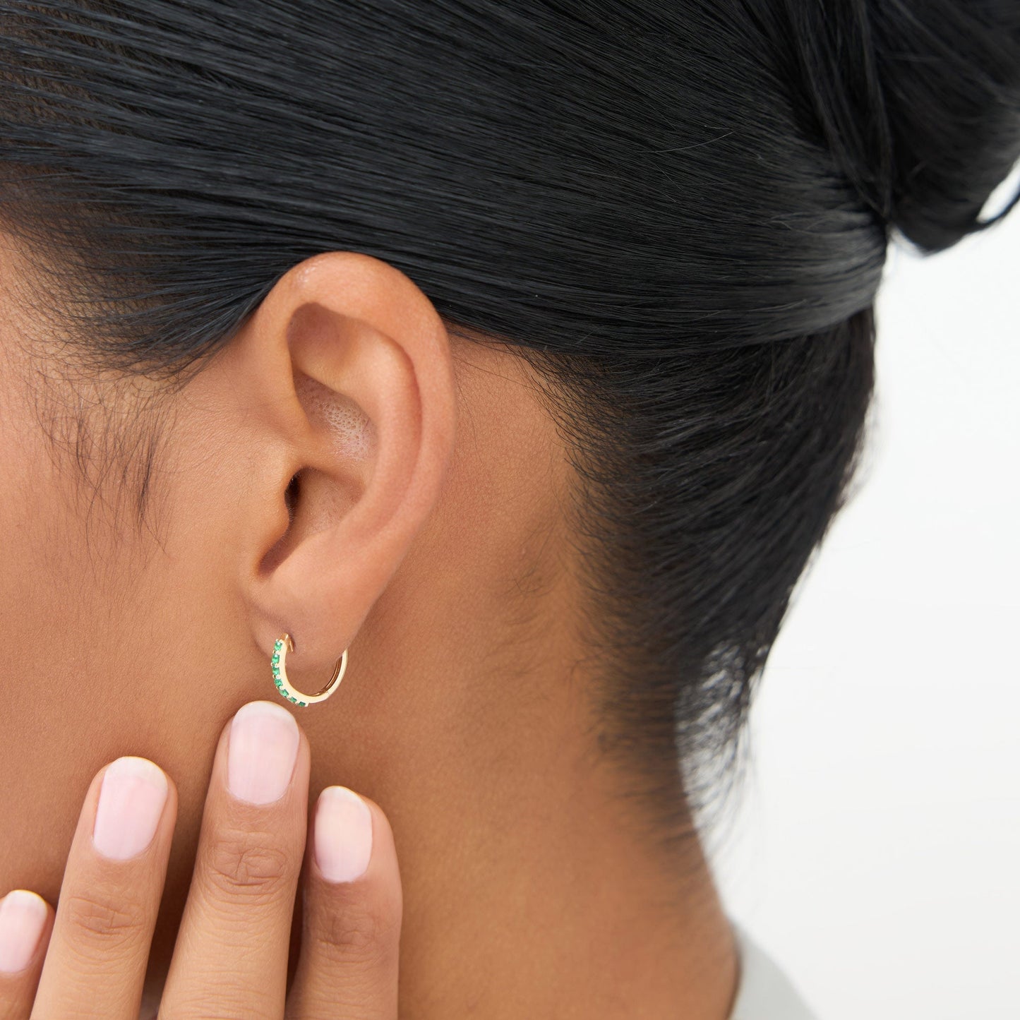 14K Gold Emerald Huggie Hoop Earrings - Geum Jewels