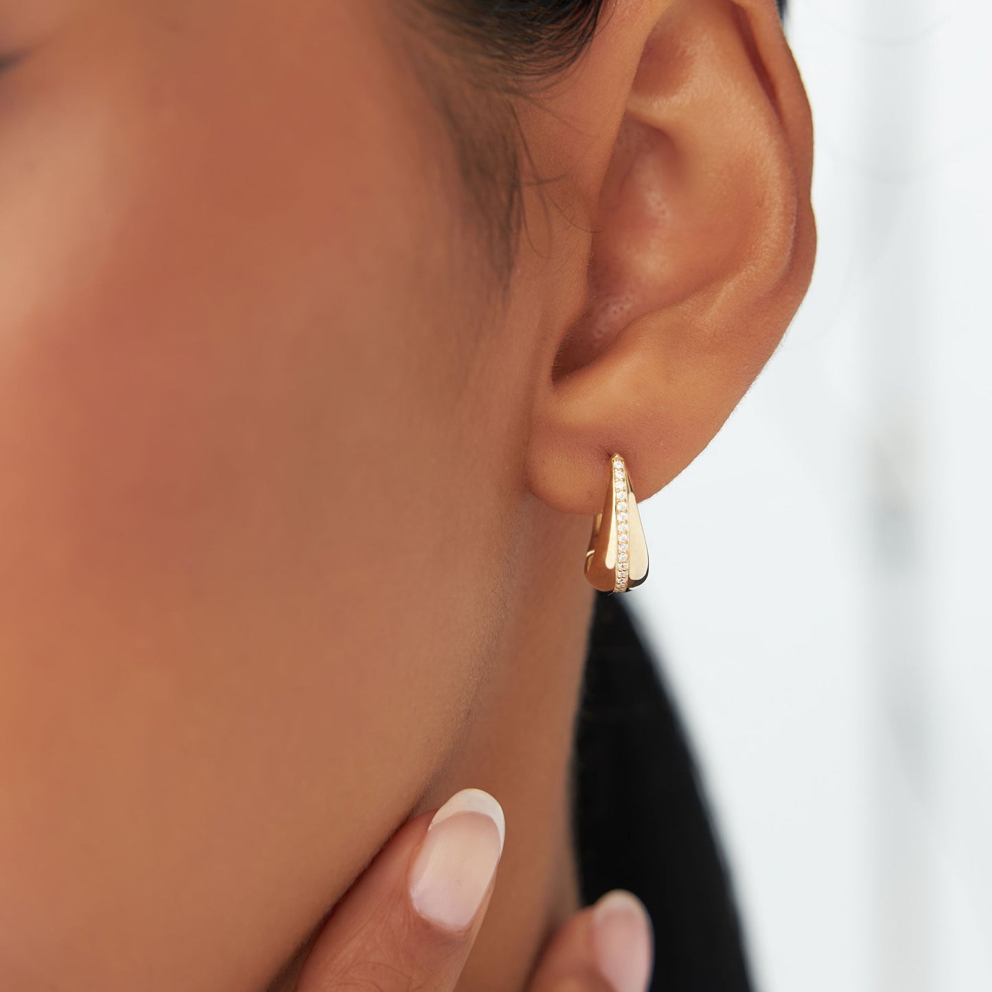 14k Gold Teardrop Diamond Hoop Earrings - Geum Jewels