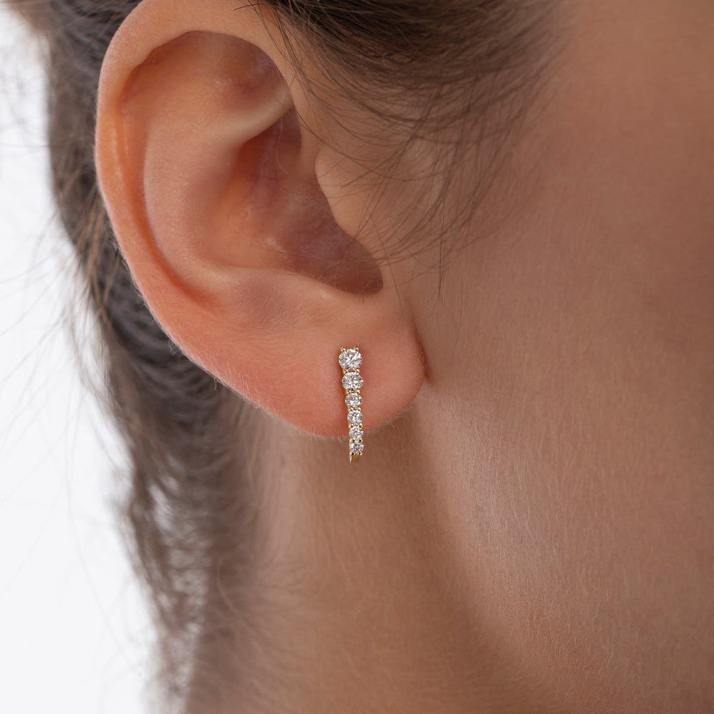 14k Round Diamond Prong Setting Graduating Stud Earrings - Geum Jewels