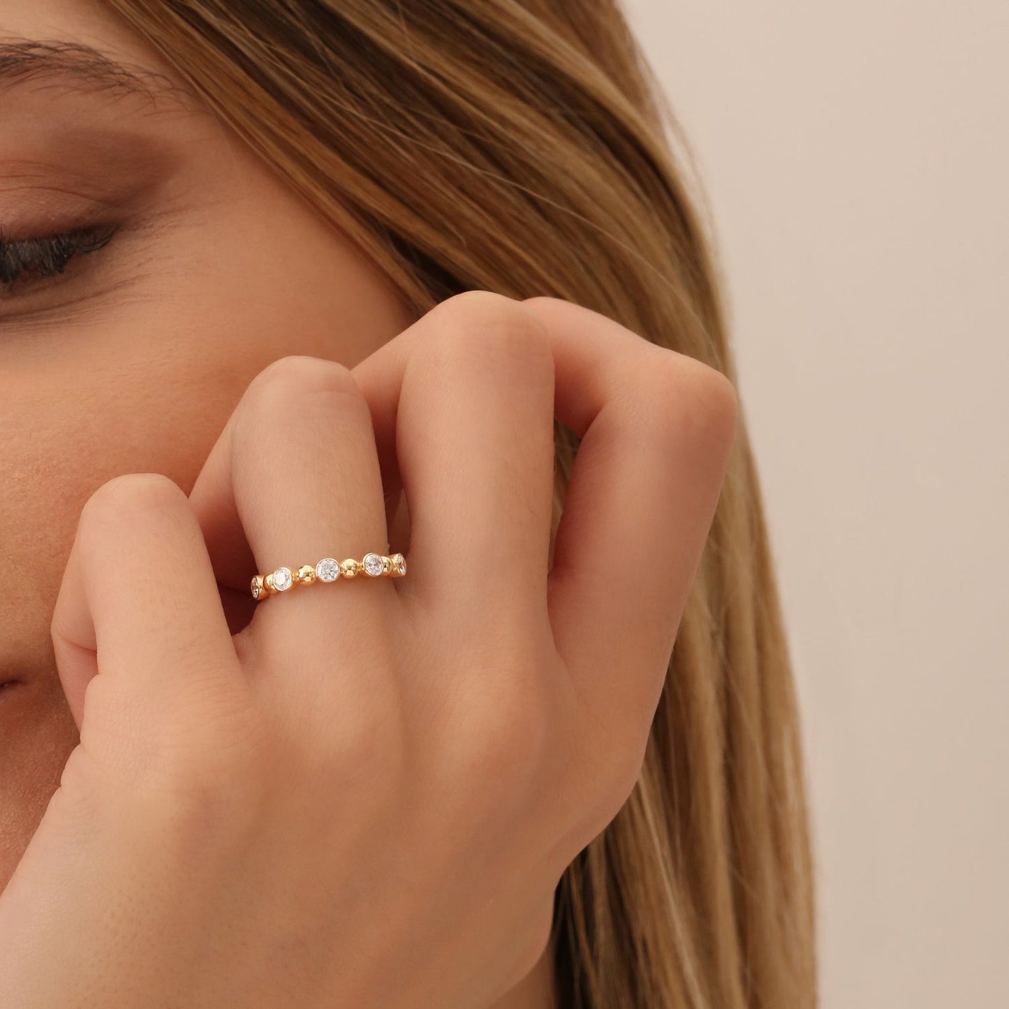 14k Alternating Beads & Bezel Setting Diamond Ring