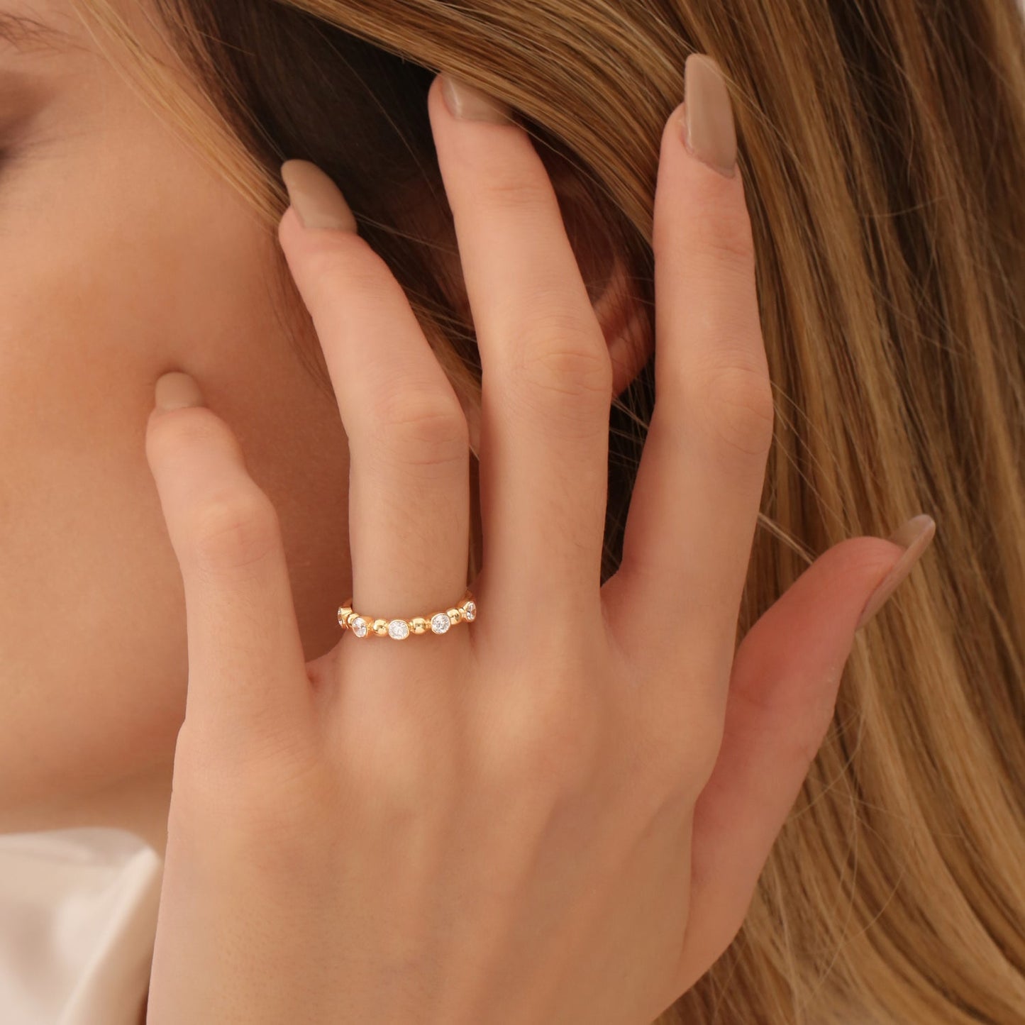 14k Alternating Beads & Bezel Setting Diamond Ring
