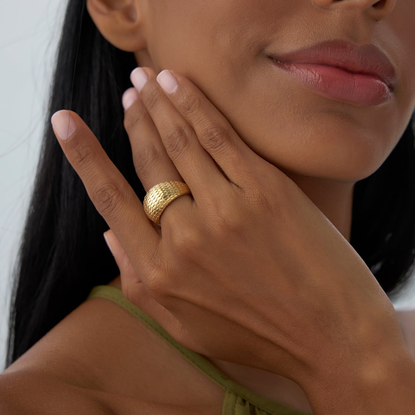 14K Chunky Snake Skin Texture Ring