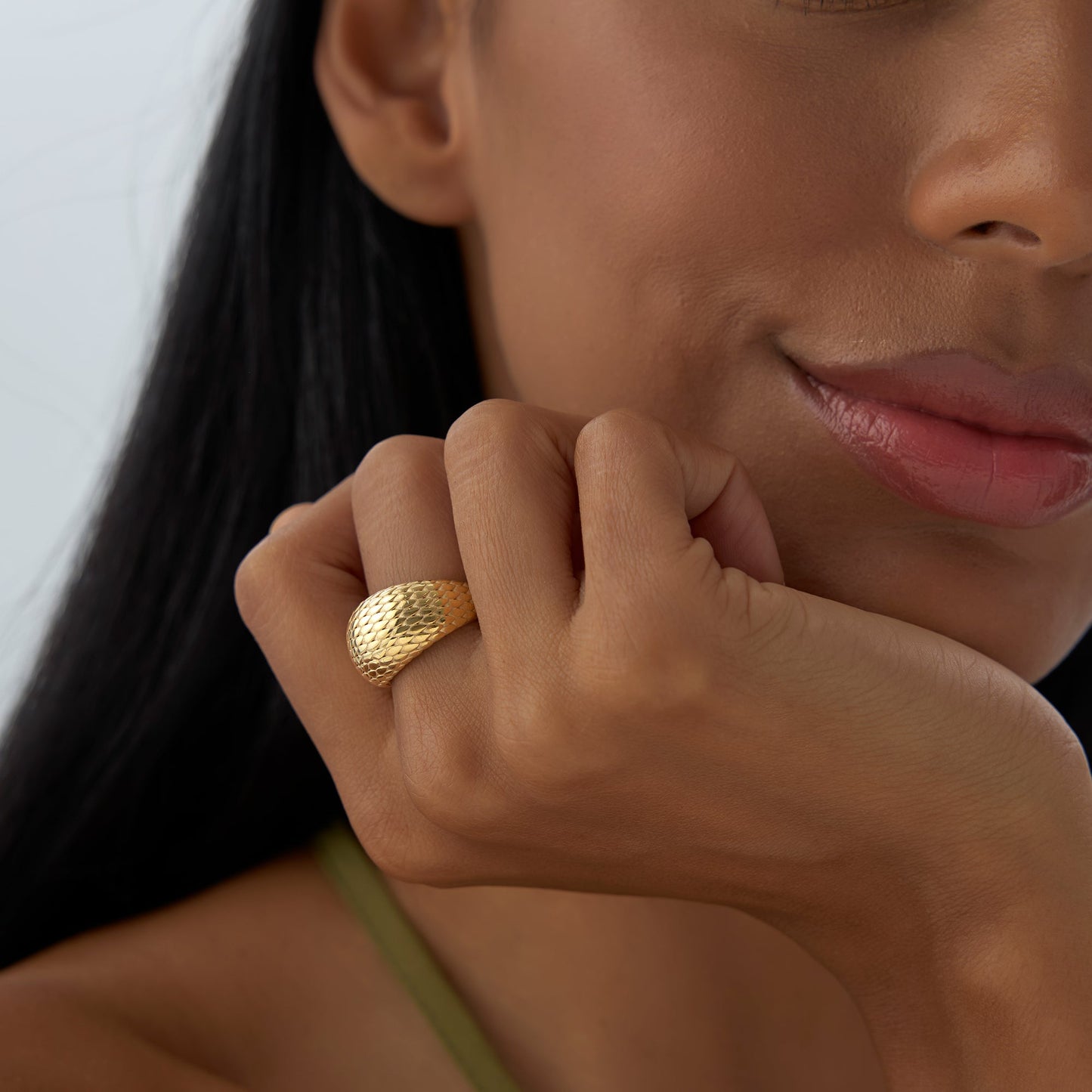 14K Chunky Snake Skin Texture Ring