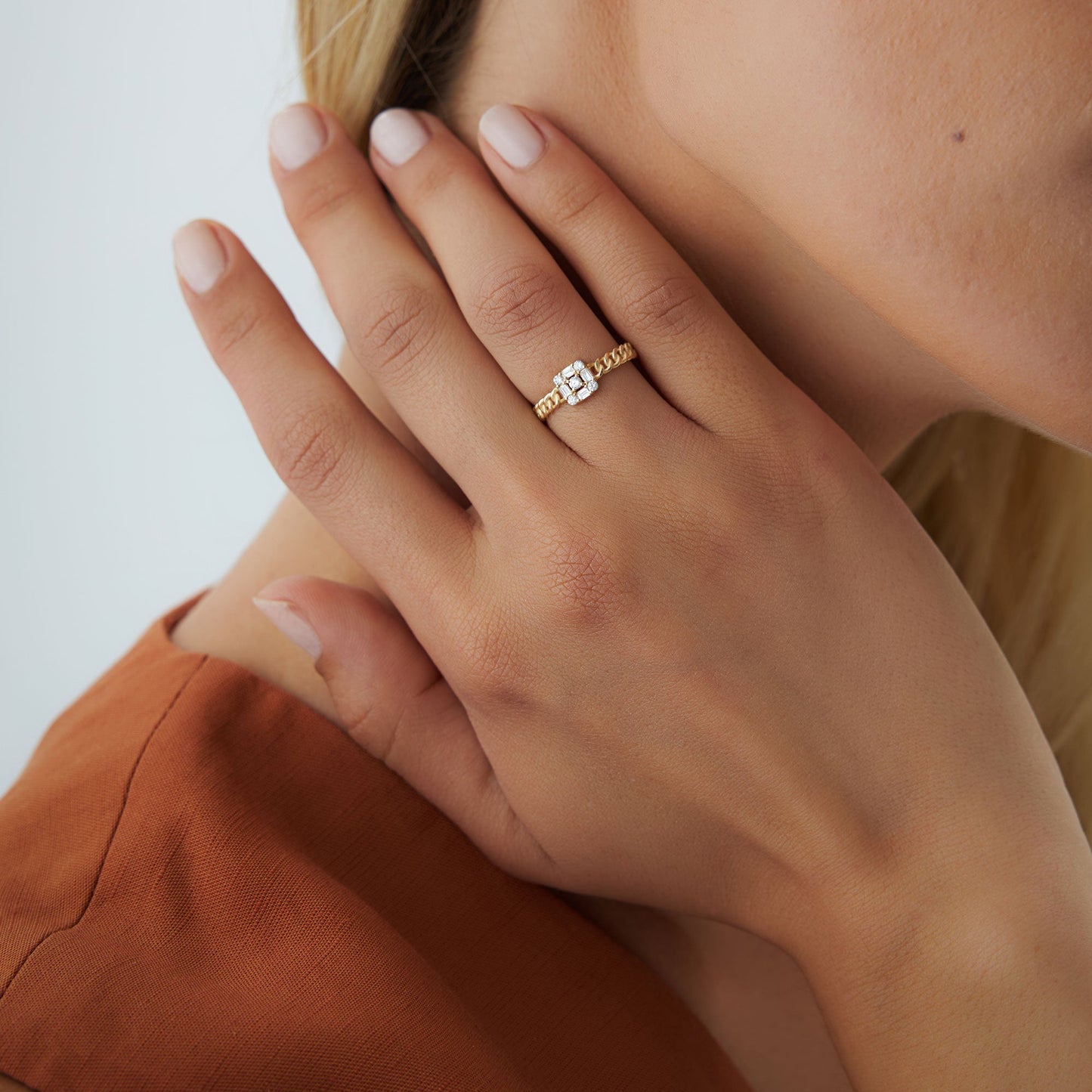 14k Curb Link Illusion Setting Baguette Diamond Ring