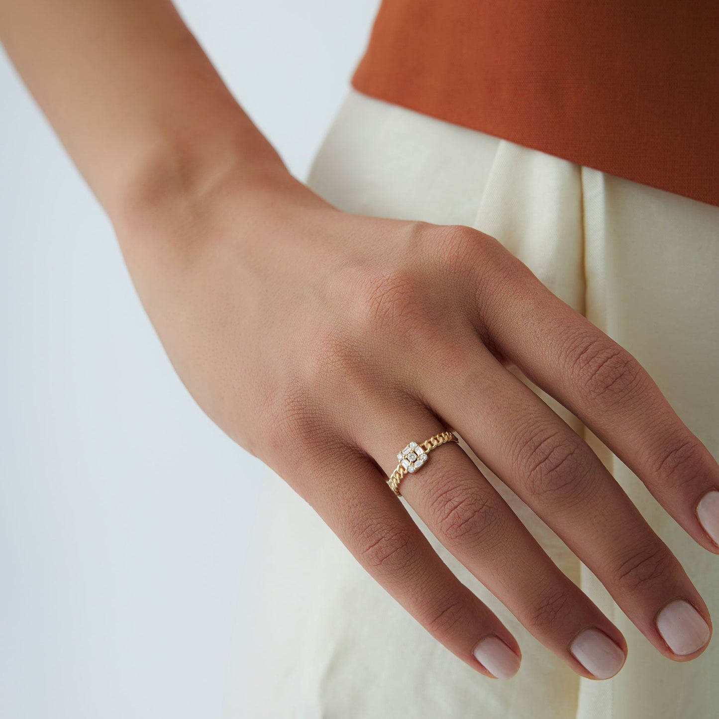 14k Curb Link Illusion Setting Baguette Diamond Ring