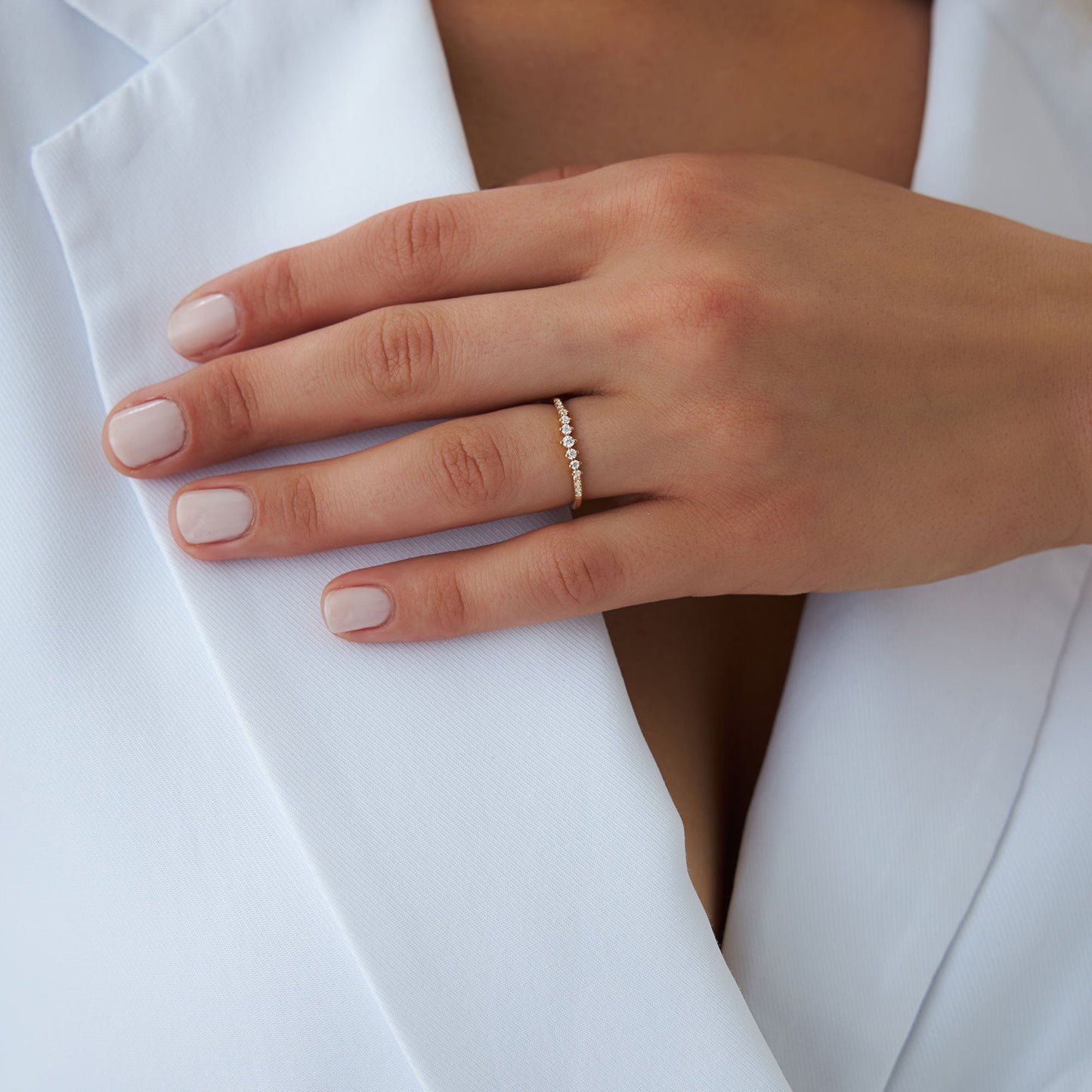 14k Dainty Graduating Diamond Wedding Ring