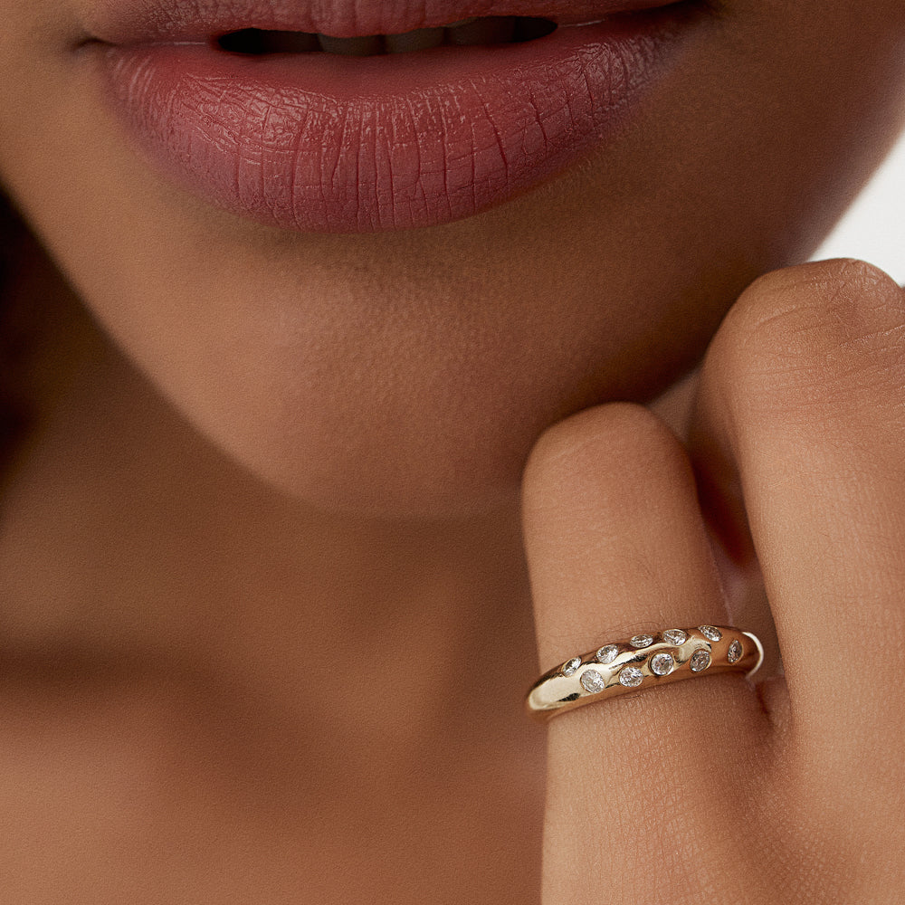 14k Dome Zig Zag Flush Diamond Ring