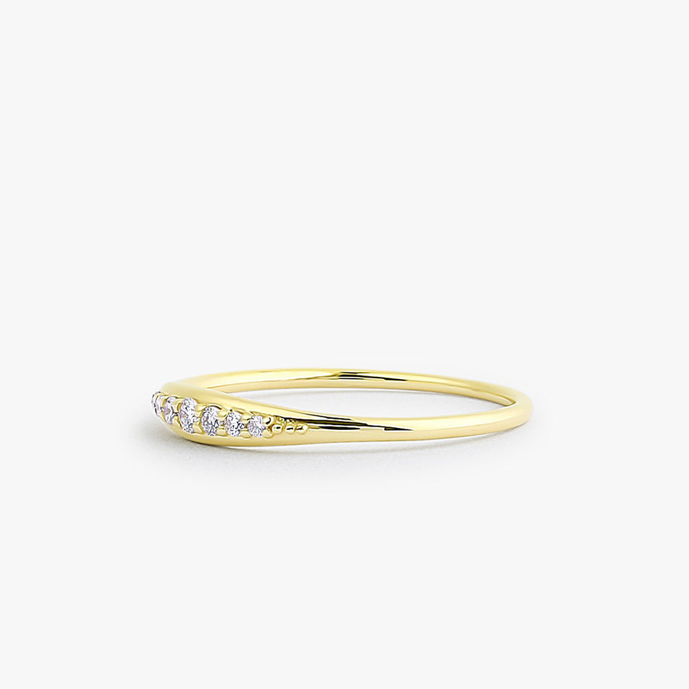 14k Graduating Diamond Wedding Band