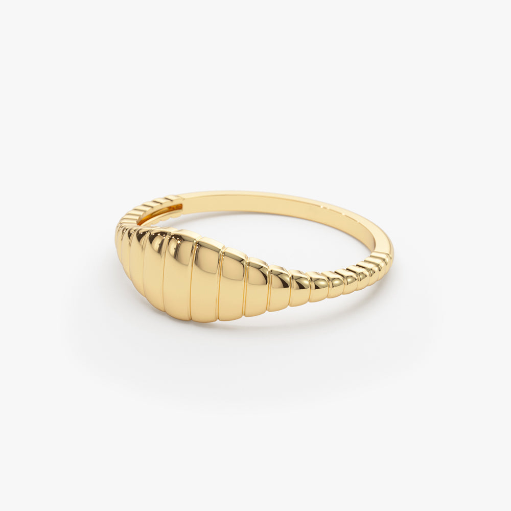 14k Minimalist Wave Signet Ring - Geum Jewels