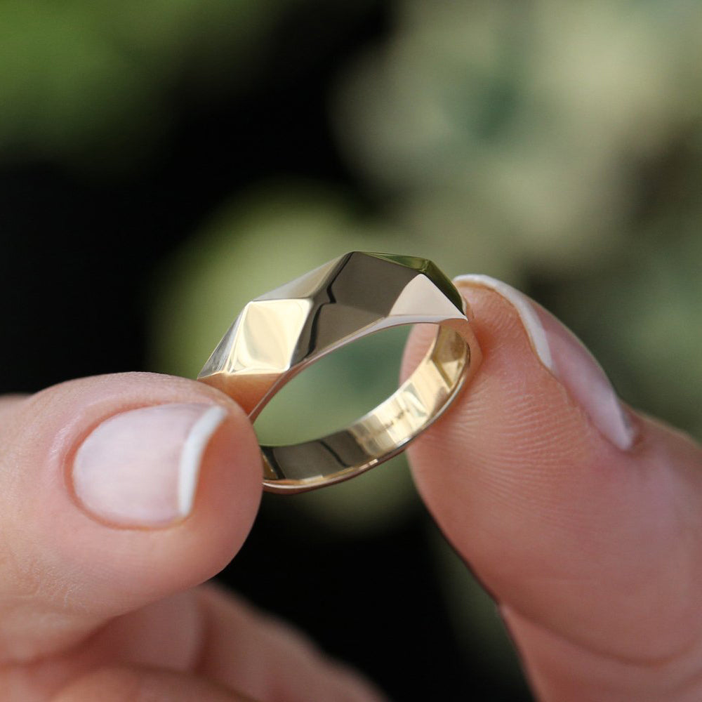 14k Pattern Bold Statement Ring