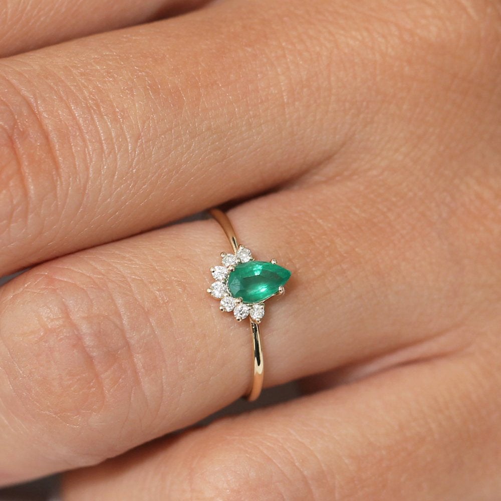 14k Pear Shape Emerald Engagement Ring