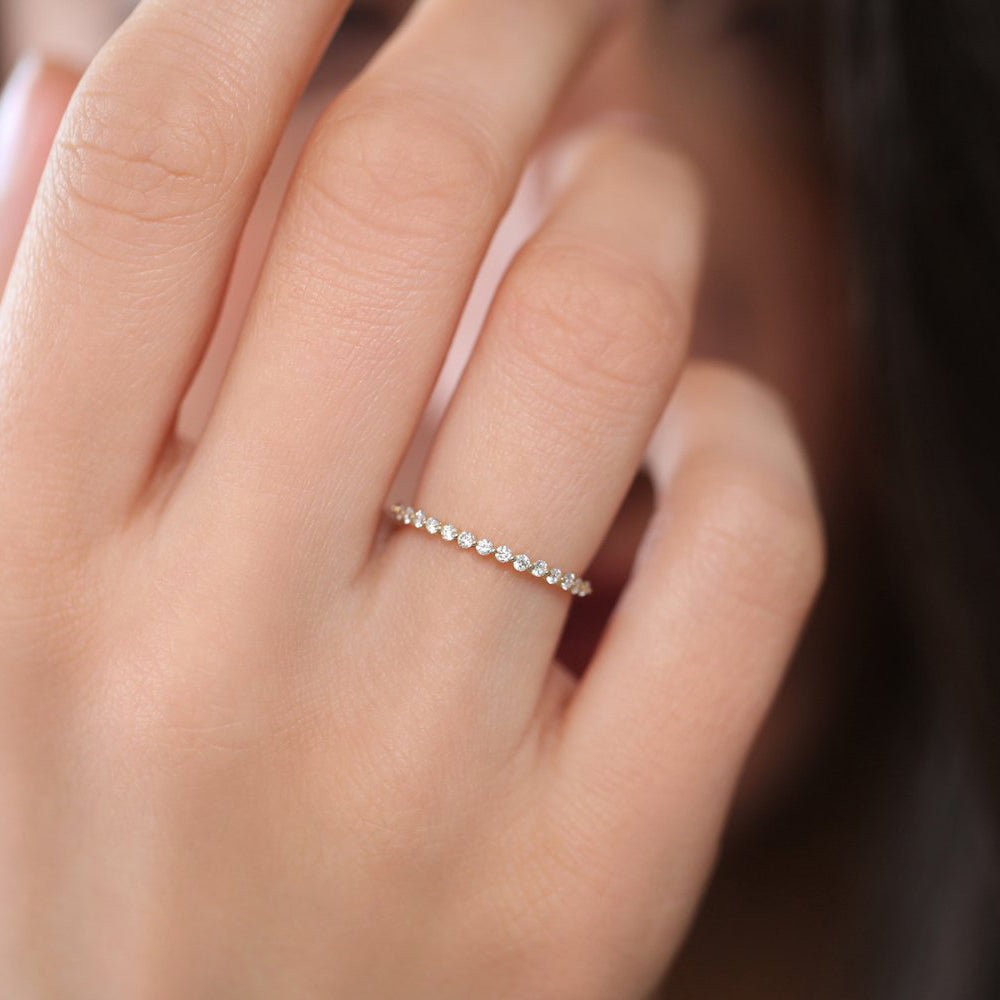 14K Round Diamond Shared Prong Wedding Ring