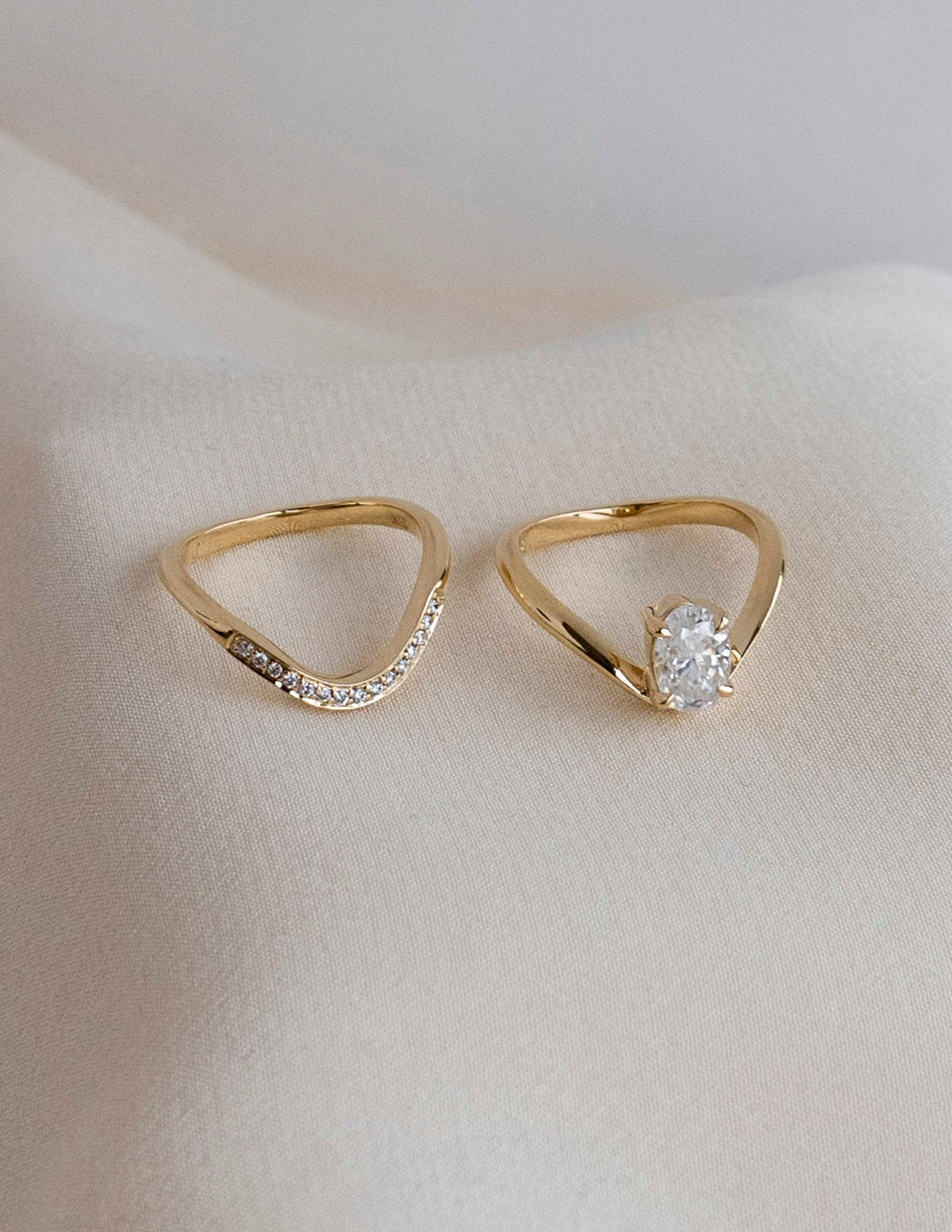 Cadette Oval Sunrise engagement ring with band. Oval nature inspired engagement ring with band. Oval sunrise inspired engagement ring with band.