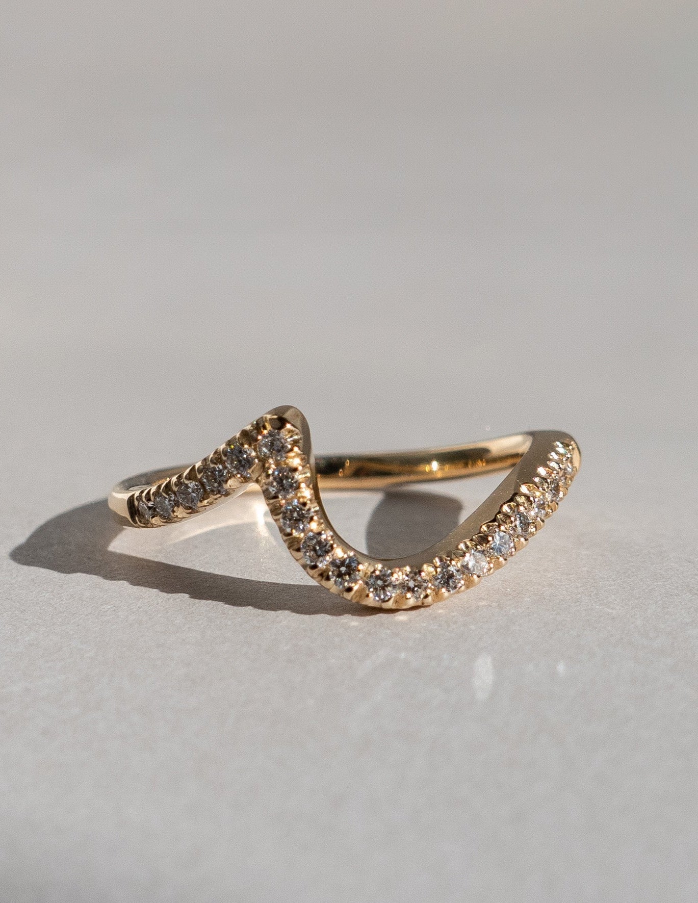 Minimal Wavy Diamond Band - Geum Jewels