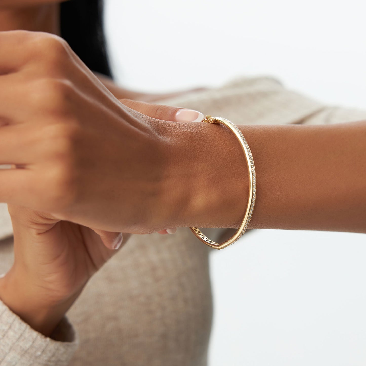 14k 1.00 Ctw Dome Diamond Bangle Bracelet