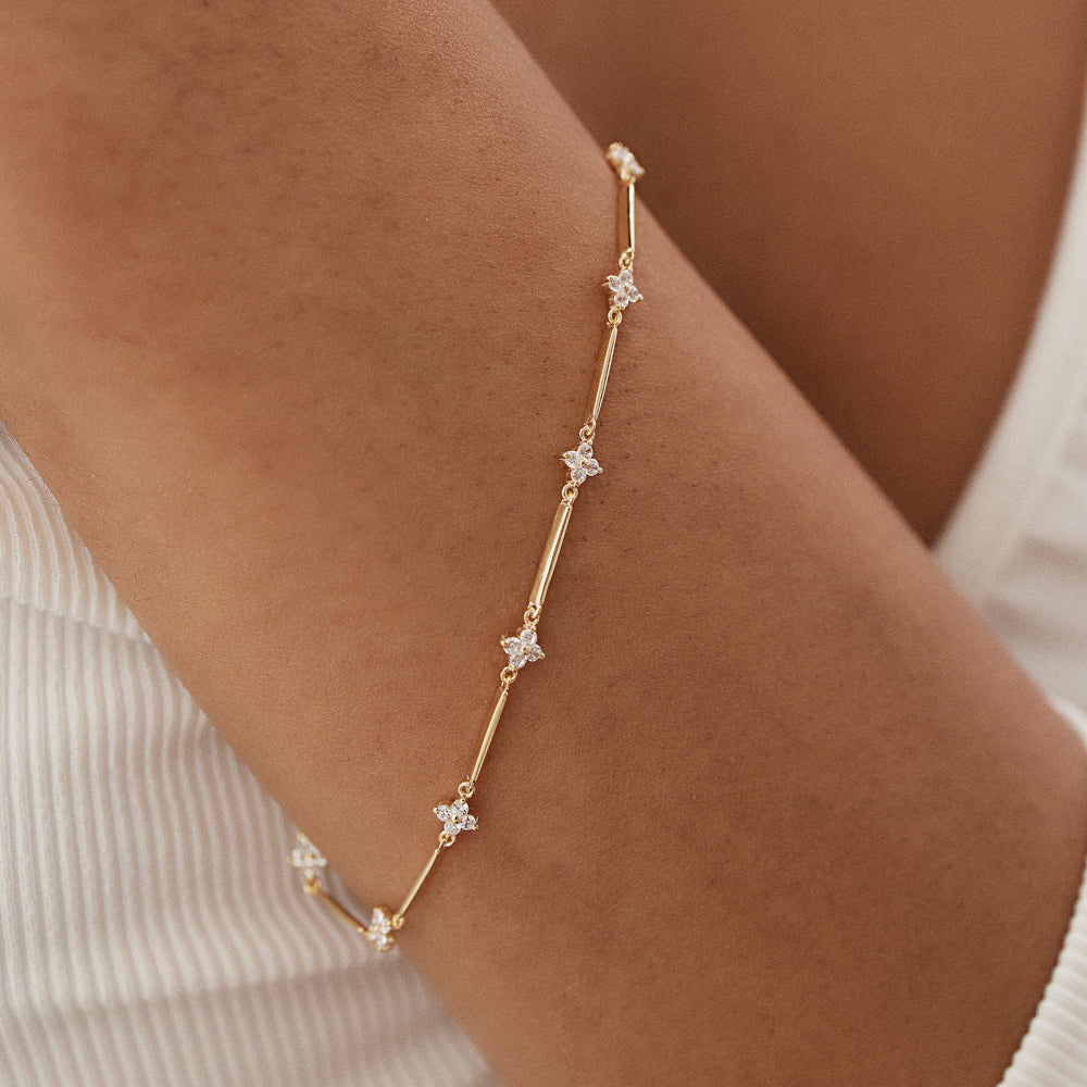 14k Clover Setting Diamond Infinity Bracelet - Geum Jewels