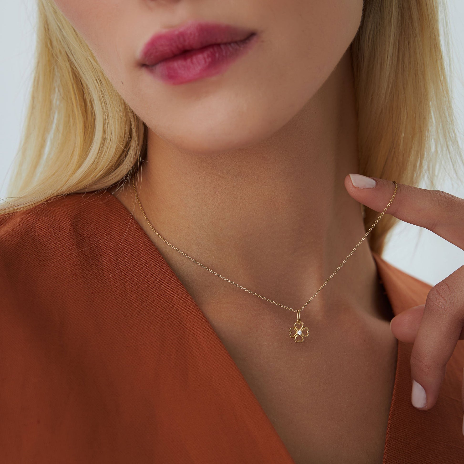 14k Single Diamond Clover Necklace