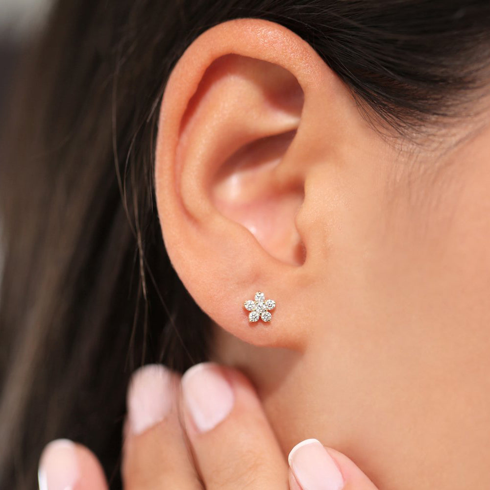 14K Gold Diamond Flower Earrings - Geum Jewels