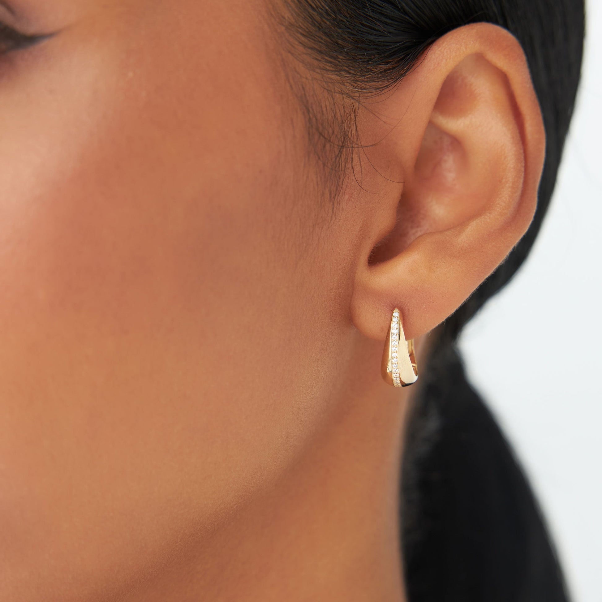 14k Gold Teardrop Diamond Hoop Earrings - Geum Jewels