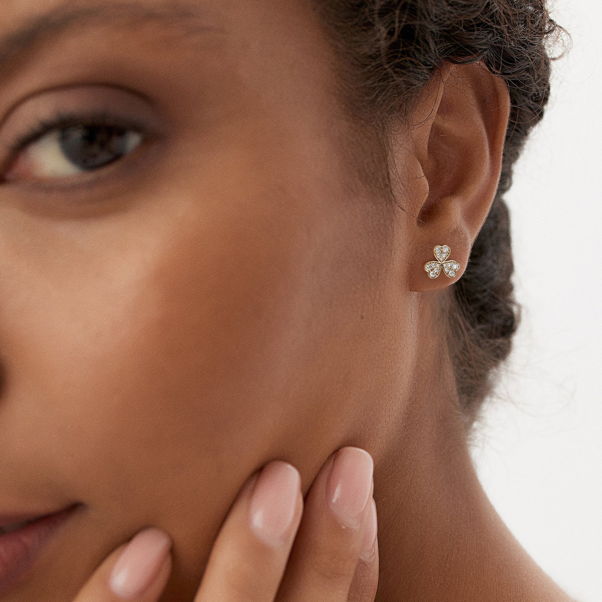 14K Pave Clover Diamond Earrings - Geum Jewels