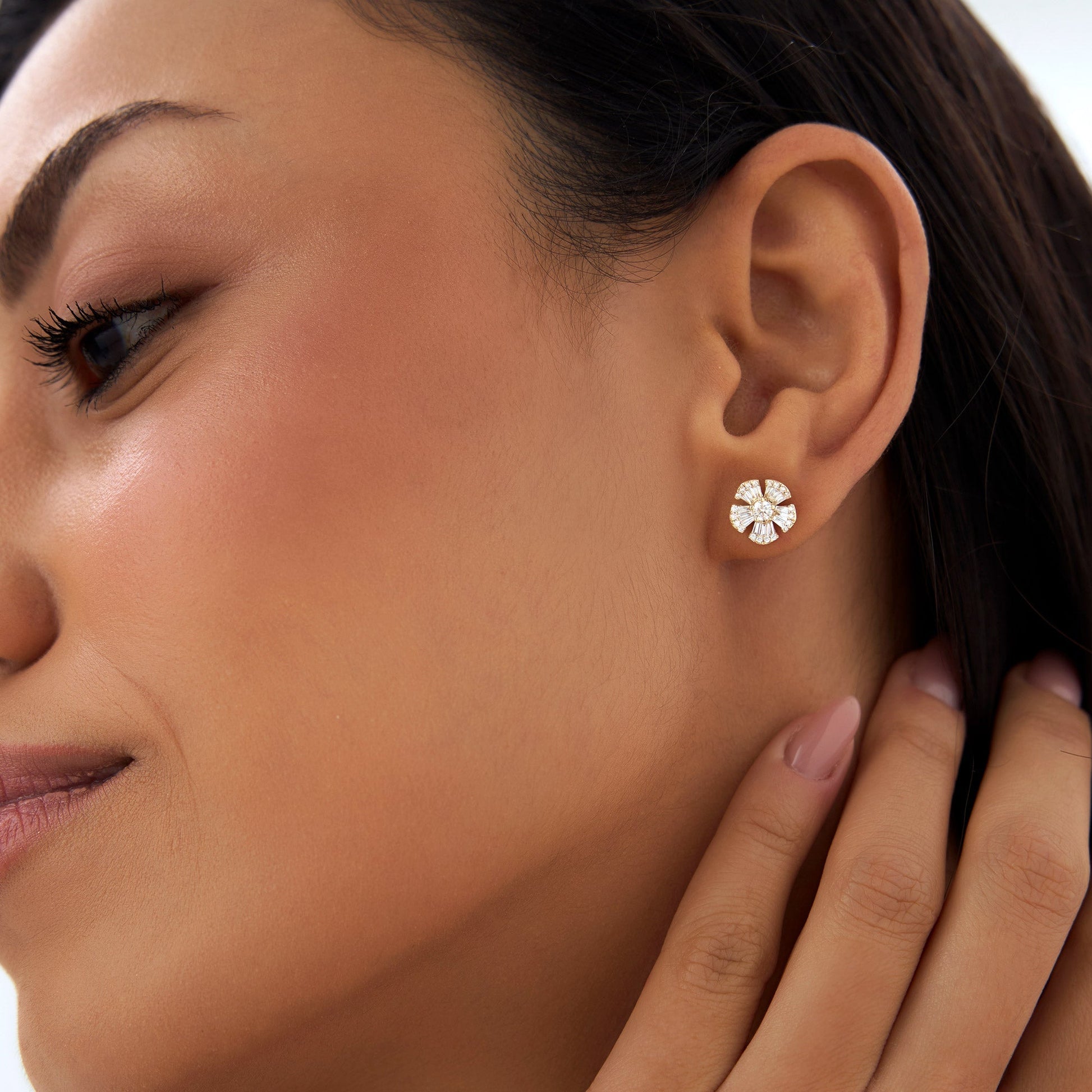 14k Baguette & Round Diamond Unique Flower Earrings - Geum Jewels
