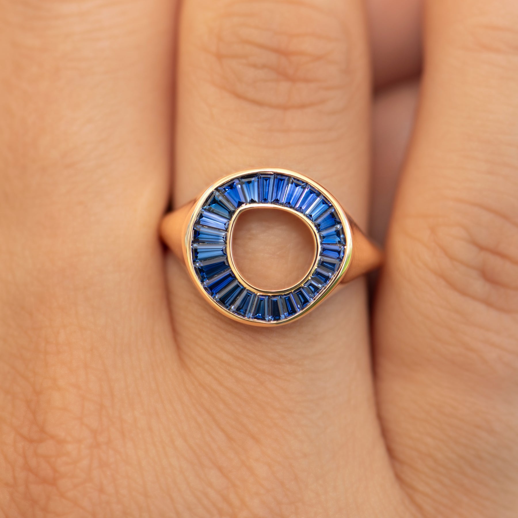Royal-Blue-Sapphire-Signet-Ring-Front-Closeup